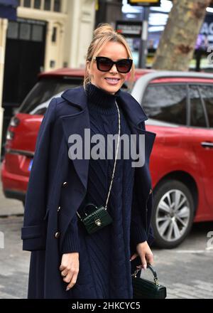 Londra, Regno Unito. 03rd Feb 2022. Amanda Holden è presente presso i Global radio Studios di Londra, Inghilterra. Credit: SOPA Images Limited/Alamy Live News Foto Stock