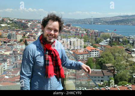 ISTANBUL, TURCHIA - 23 APRILE: Ritratto del famoso artista francese Nicolas Pol il 23 aprile 2012 a Istanbul, Turchia. Nicolas Pol è nato nel 1977 a Parigi. Foto Stock