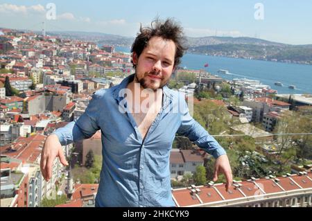 ISTANBUL, TURCHIA - 23 APRILE: Ritratto del famoso artista francese Nicolas Pol il 23 aprile 2012 a Istanbul, Turchia. Nicolas Pol è nato nel 1977 a Parigi. Foto Stock