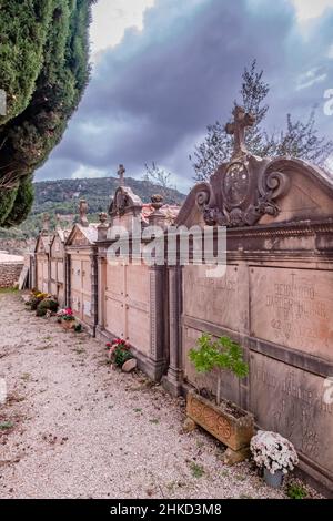 Nicchie funerarie, cimitero di Valldemossa, Maiorca, Isole Baleari, Spagna Foto Stock