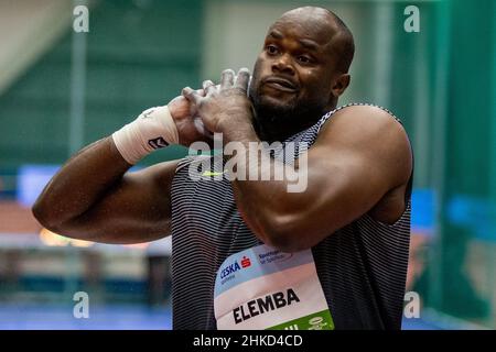 Ostrava, Repubblica Ceca. 03rd Feb 2022. Franck Elemba del Congo compete nel colpo degli uomini messo durante la riunione di atletica di Indoor Gala ceca a Ostrava, Repubblica Ceca, 3 febbraio 2022. Credit: Vladimir Prycek/CTK Photo/Alamy Live News Foto Stock