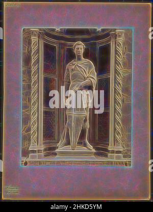 Ispirata alla Statua di San Giorgio di Donatello, Orsanmichele, 1850 - 1900, stampa albume, altezza 346 mm x larghezza 259 mm, reinventata da Artotop. L'arte classica reinventata con un tocco moderno. Design di calda e allegra luminosità e di raggi di luce. La fotografia si ispira al surrealismo e al futurismo, abbracciando l'energia dinamica della tecnologia moderna, del movimento, della velocità e rivoluzionando la cultura Foto Stock