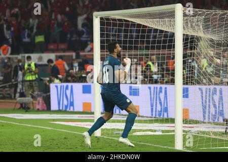 CAMERUN, Yaounde, 03 Febbraio 2022 - il portiere Gabaski d'Egitto celebra dopo aver salvato la pena durante l'Africa Cup of Nations Play off semi finale partita tra Camerun ed Egitto a Stade d'Olembe, Yaoundé, Camerun, 03/02/2022/ Foto di SF Credit: Sebo47/Alamy Live News Foto Stock