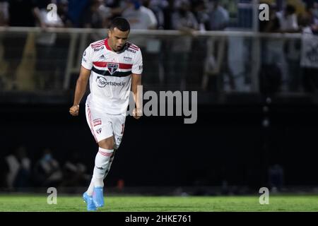 Braganca Paulista, San Paolo, Brasile. 3rd Feb 2022. Paulista Soccer Championship: Red Bull Bragantino e Sao Paulo. 03 febbraio 2022, Braganca Paulista, San Paolo, Brasile. Alisson, della squadra di San Paolo, festeggia il suo traguardo durante la partita di calcio tra RB Bragantino e Sao Paulo, valida per il round 3rd del Campionato di Calcio Paulista, tenutosi al Nabi Abi Chedid Stadium, a Braganca Paulista (SP), giovedì (3). Red Bull Bragantino vince la partita 4-3. Credit: Leonardo Sguacabia/Thenews2 (Credit Image: © Leonardo Sguacabia/TheNEWS2 via ZUMA Press Wire) Foto Stock