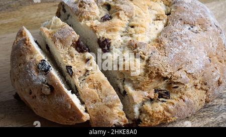 Pane soda irlandese a fette per il giorno di San Patrizio Foto Stock