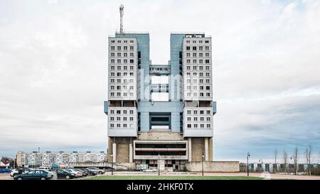 Casa dei sovietici a Kaliningrad, un edificio abbandonato nello stile architettonico del modernismo sovietico Foto Stock