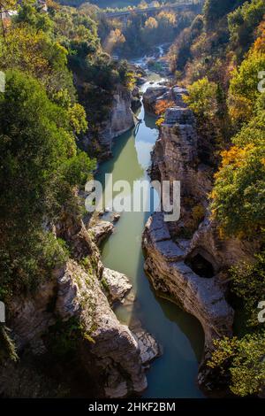 Tratto del fiume Metauro chiamato Marmitte dei Giganti Foto Stock