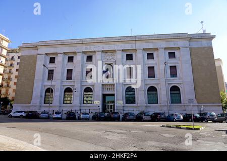 TARANTO, ITALIA - 30 DICEMBRE 2021: Ingresso della Banca d'Italia, filiale di Taranto, Italia Foto Stock