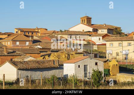 Spagna, Castiglia e León, la Meseta, Terradillos de los Templarios, tappa sul Camino Francés, itinerario spagnolo del pellegrinaggio a Santiago de Compostela, patrimonio mondiale dell'UNESCO Foto Stock