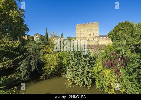 Francia, Landes, Mont-de-Marsan, tappa sulla via Lemovicensis o Vezelay, uno dei principali modi per Santiago de Compostela, le rive del fiume Midou e 15th secolo Lacataye prigione che ospita il Museo Despiau-Wlerick Foto Stock
