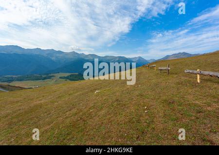 Bellissimo paesaggio della regione montuosa della Georgia, Tusheti. Viaggi Foto Stock