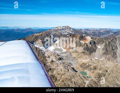 Bellissimo scatto del Monte Bianco di Francia, l'Europa scattata durante il volo nel cielo blu. Foto Stock