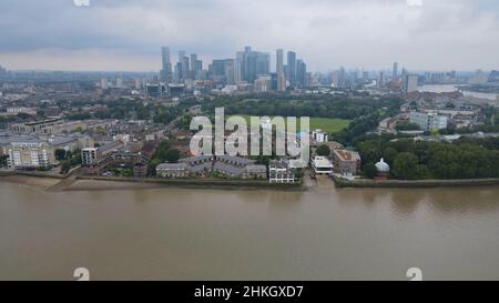 Vista aerea dei docklands di Londra sul tamigi 2021 Foto Stock