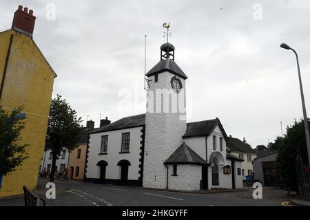 Il pittoresco villaggio di Laugharn, Carmarthenshire. Il villaggio è conosciuto in tutto il mondo per il suo legame con lo scrittore e poeta Dylan Thomas Foto Stock