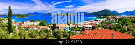 Vista panoramica della baia di Nidri, splendida isola di Lefkada. Bellissime isole ioniche della Grecia. Vacanze estive greche Foto Stock