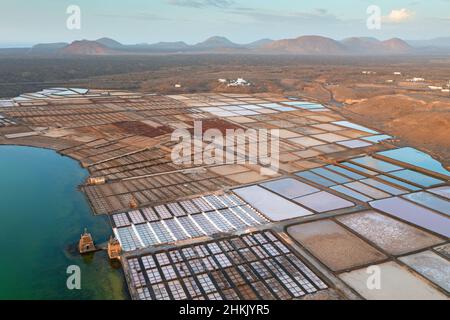 Salinas de Janubio, foto aerea, Isole Canarie, Lanzarote, Guatiza Foto Stock