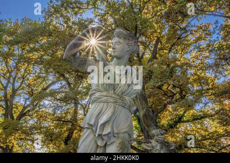 Statua di Diana al Parco di Schacky a Diessen al Lago Ammer, Germania, Baviera Foto Stock