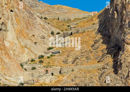 Alinjagala, un'antica cittadella del monte Alinja, Repubblica Autonoma di Nakhchivan, un exclave dell'Azerbaigian Foto Stock