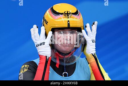 Yanqing, Cina. 05th Feb 2022. Olimpiadi, luge, formazione presso il National Sliding Center. Natalie Geisenberger dalla Germania si prepara al via. Credit: Robert Michael/dpa-Zentralbild/dpa/Alamy Live News Foto Stock