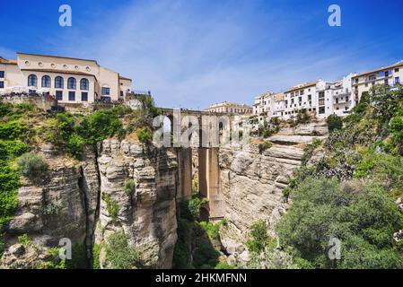 Vista del villaggio di Ronda, uno dei famosi villaggi bianchi (Pueblos Blancos) di Andalusia, Spagna Foto Stock