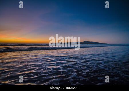 Kapiti Island Sunset, Nuova Zelanda Foto Stock