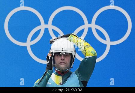 Yanqing, Cina. 05th Feb 2022. Luge, Olimpiadi, singolo maschile, 1st calore al Yanqing National Sliding Center. Alexander Ferezzo dall'Australia al via. Credit: Michael Kappeler/dpa/Alamy Live News Foto Stock