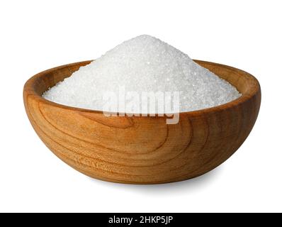 zucchero in ciotola di legno isolato su bianco Foto Stock