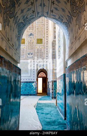 Interno della moschea di Kok Gumbaz a Shahrisabz, Qashqadaryo, Uzbekistan, Asia centrale Foto Stock