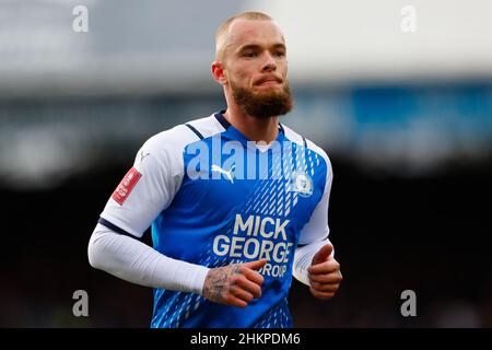 5th febbraio 2022 : Weston Homes Stadium, Peterborough, Cambridgeshire, Inghilterra; fa Cup Football, Peterborough contro Queens Park Rangers; Joe Ward di Peterborough United Foto Stock
