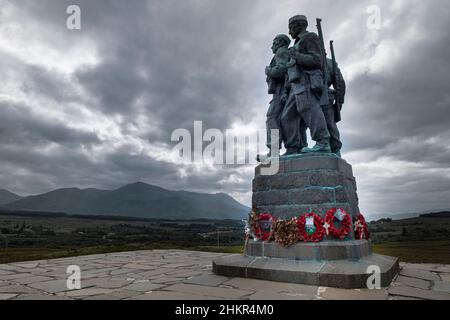 Monumento commemorativo Commando nelle Highlands scozzesi vicino a Spean Bridge, Scozia Foto Stock