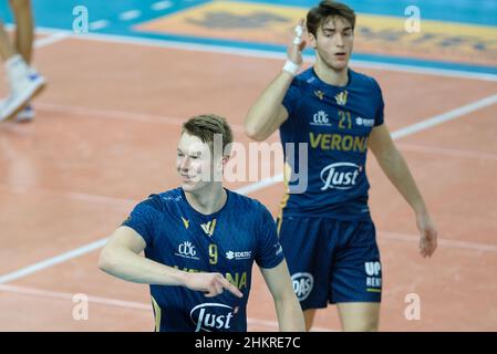 Verona, Italia. 05th Feb 2022. Rok Mozic - Verona Volley durante la NBV Verona vs Allianz Milano, Volley Campionato Italiano Serie A Men Superleague a Verona, Italia, Febbraio 05 2022 Credit: Agenzia fotografica indipendente/Alamy Live News Foto Stock