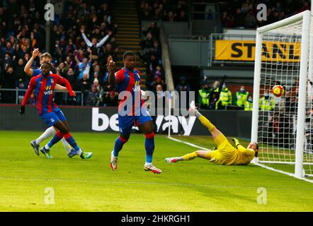 Londra, Regno Unito. 01st Feb 2018. LONDRA, Regno Unito, FEBBRAIO 05: Marc Guehi di Crystal Palace celebra il suo obiettivo durante la fa Cup Fourth Round tra Crystal Palace e Heartlepool United al Selhurst Park Stadium, Londra il 5th febbraio 2022 Credit: Action Foto Sport/Alamy Live News Foto Stock