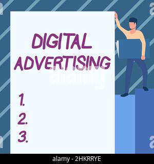 Testo della scrittura Pubblicità digitale. Idea di business Online Marketing consegnare i messaggi promozionali Campagna uomo in piedi portando grande notebook mentre Foto Stock