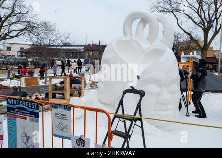 Fotografia scattata al Winterfest, un festival invernale che celebra le sculture del freddo e del ghiaccio, a Lake Geneva, Wisconsin, USA. Foto Stock