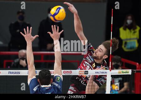 Perugia, Italia. 05th Feb, 2022. Rychlicki kamil (n.8 Signore sicurezza conad perugia) durante Sir Safety Conad Perugia vs Consar Ravenna, Volleyball Italian Serie A Men Superleague Championship in Perugia, Italy, February 05 2022 Credit: Independent Photo Agency/Alamy Live News Foto Stock