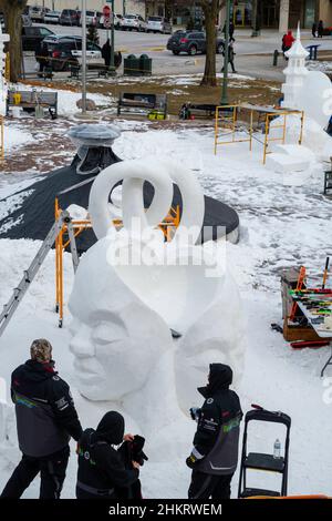 Fotografia scattata al Winterfest, un festival invernale che celebra le sculture del freddo e del ghiaccio, a Lake Geneva, Wisconsin, USA. Foto Stock