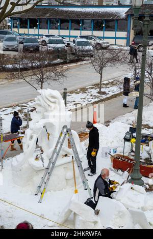 Fotografia scattata al Winterfest, un festival invernale che celebra le sculture del freddo e del ghiaccio, a Lake Geneva, Wisconsin, USA. Foto Stock