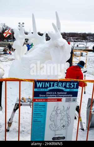 Fotografia scattata al Winterfest, un festival invernale che celebra le sculture del freddo e del ghiaccio, a Lake Geneva, Wisconsin, USA. Foto Stock