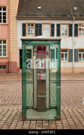 Una moderna cabina telefonica a Speyer (Germania) Foto Stock