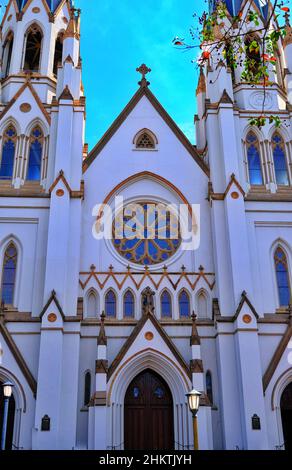 SAVANNAH, GEORGIA - 25 ottobre 2021: Savannah è la città più antica della Georgia. Dall'architettura storica e le chiese alle spiagge di Tybee, SAV Foto Stock