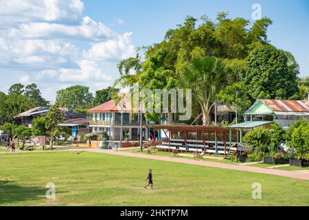 Puerto Nariño, Amazzonia, Colombia, 5 gennaio 2022. Strada tipica del villaggio Foto Stock