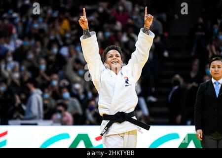 Donna di -52 kg, Amandine Buchard di Francia celebra la sua vittoria in finale durante il Grand Slam di Parigi 2022, IJF World Judo Tour il 5 febbraio 2022 presso l'Accor Arena di Parigi, Francia - Foto Victor Joly / DPPI Foto Stock