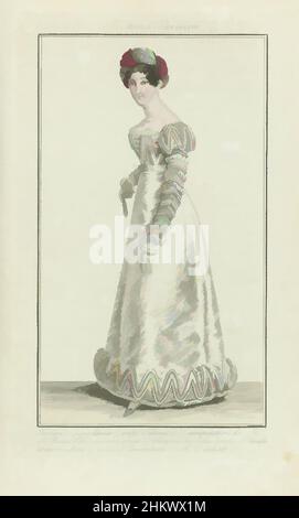 Arte ispirata a Journal des Dames et des Modes 1822, Costume Parisien (2057), secondo la didascalia, la donna indossa un turbante di sguardo con filo d'argento e crepe de chine, dopo il disegno di M. Du Plessis e un abito di raso, Decorate con chevrons de satin brodés de biond, opere classiche modernizzate da Artotop con un tocco di modernità. Forme, colore e valore, impatto visivo accattivante sulle emozioni artistiche attraverso la libertà delle opere d'arte in modo contemporaneo. Un messaggio senza tempo che persegue una nuova direzione selvaggiamente creativa. Artisti che si rivolgono al supporto digitale e creano l'NFT Artotop Foto Stock