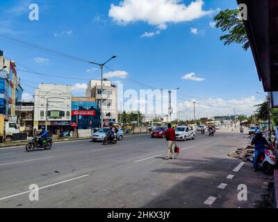 Primo piano di una strada affollata in seta in India Foto Stock