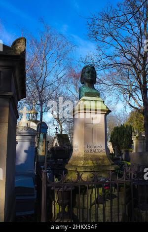 Parigi, Francia - Cimitero di Pere Lachaise: Tomba di honore de Balzac Foto Stock