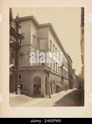 Arte ispirata alla Street view che mostra parte della facciata di una chiesa di Firenze, Firenze., Firenze, c.. 1875 - c. 1900, cartone, stampa albume, altezza 250 mm x larghezza 190 mm, opere classiche modernizzate da Artotop con un tocco di modernità. Forme, colore e valore, impatto visivo accattivante sulle emozioni artistiche attraverso la libertà delle opere d'arte in modo contemporaneo. Un messaggio senza tempo che persegue una nuova direzione selvaggiamente creativa. Artisti che si rivolgono al supporto digitale e creano l'NFT Artotop Foto Stock