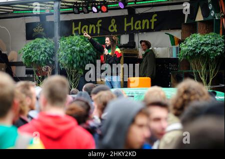 Vienna, Austria. 03 maggio 2014. Sfilata di cannabis a Vienna Foto Stock