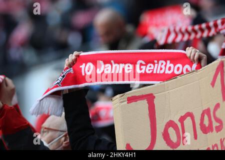 Colonia, Germania. 05th Feb 2022. Bundesliga, giorno di festa 21, 1. FC Koeln - SC Friburgo, i sostenitori di Colonia festeggiano. Credit: Juergen Schwarz/Alamy Live News Foto Stock