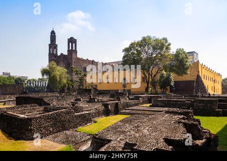 Piazza delle tre culture. Plaza de las Tres Culturas, antica città azteca di Tlatelolco, Città del Messico. Nord America Foto Stock