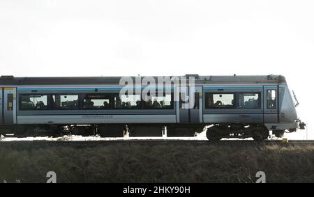 Chiltern Railways treno diesel classe 168, vista laterale, Warwickshire, Regno Unito Foto Stock